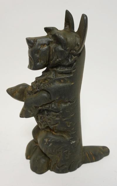 CAST IRON SCOTTIE DOG DOORSTOP: CAST IRON SCOTTIE DOG DOORSTOP, 14 IN HIGH
