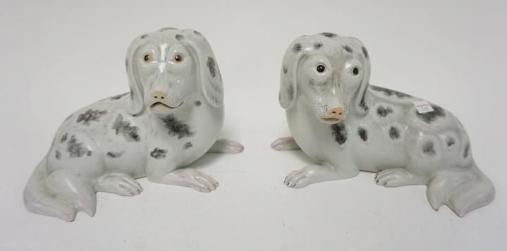 PAIR OF MOTTAHEDEH DOGS-NELSON ROCKEFELLER COLLECTION: PAIR OF MOTTAHEDEH DOGS-NELSON ROCKEFELLER COLLECTION, 9 1/2 IN WIDE