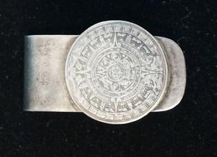 STERLING SILVER MONEY CLIP: STERLING SILVER MONEY CLIP W/ MAYAN CALANDER MARKED MEXICO WEIGHT IS 0.68 TROY OUNCES