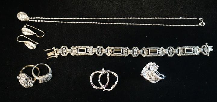 LOT OF STERLING SILVER & MARCASITE JEWELRY: LOT OF STERLING SILVER & MARCASITE JEWELRY; A BRACELET, A NECKLACE, THREE PAIRS OF EARRINGS & TWO RINGS. TOTAL WEIGHT INCLUDING STONES IS 2.155 TROY OUNCES