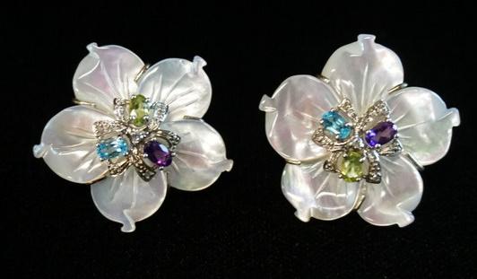 STERLING SILVER ROSS SIMONS EARRINGS: STERLING SILVER ROSS SIMONS EARRINGS COMES IN ORIGINAL BOX