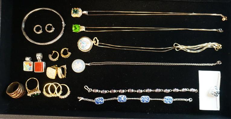 LOT OF MISC. STERLING SILVER JEWELRY  INCLUDING A (1 of 10)