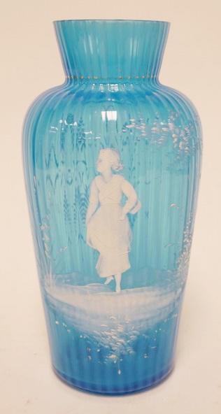 BLUE OPALESCENT VASE W/ *MARY GREGORY* DESIGN: BLUE OPALESCENT VASE *MARY GREGORY* DESIGN VERTICAL RIBBED PATTERN IN THE GLASS 11 IN H