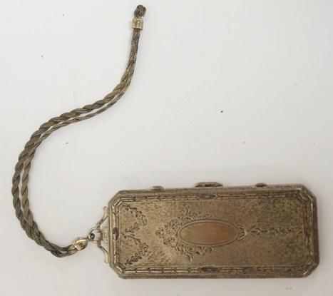 STERLING SILVER COMPACT: STERLING SILVER COMPACT 1 1/2 IN X 3 1/8 IN