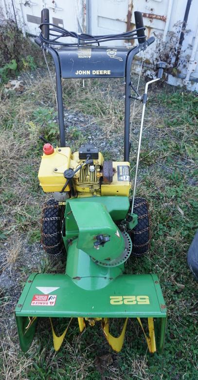 JOHN DEERE 522 SNOW BLOWER: JOHN DEERE 522 SNOW BLOWER