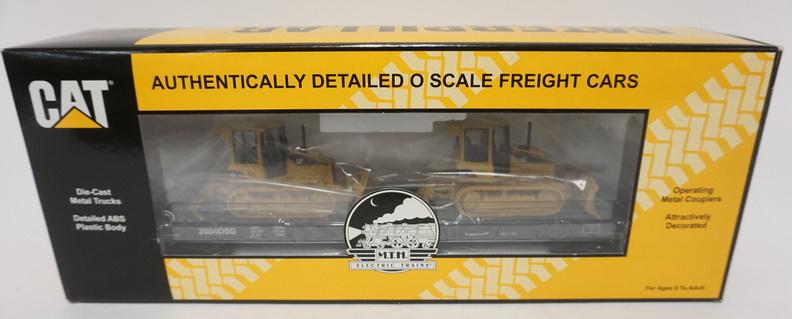 M T H TRAIN CATERPILLAR FLAT CAR WITH 2 TRACTORS: M T H TRAIN CATERPILLAR FLAT CAR WITH 2 TRACK TYPE TRACTORS