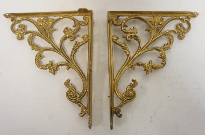 PAIR OF ORNATE VICTORIAN STYLE BRASS SHELF BRACKETS: PAIR OF ORNATE VICTORIAN STYLE BRASS SHELF BRACKETS, 9 1/2 IN HIGH X 8 IN DEEP
