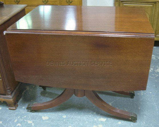 MAHOGANY DROP LEAF TABLE; 38 IN X 25 1/4 IN CLOSE: MAHOGANY DROP LEAF TABLE; 38 IN X 25 1/4 IN CLOSED, 17 1/2 IN H; DROPS ARE 16 1/2 IN