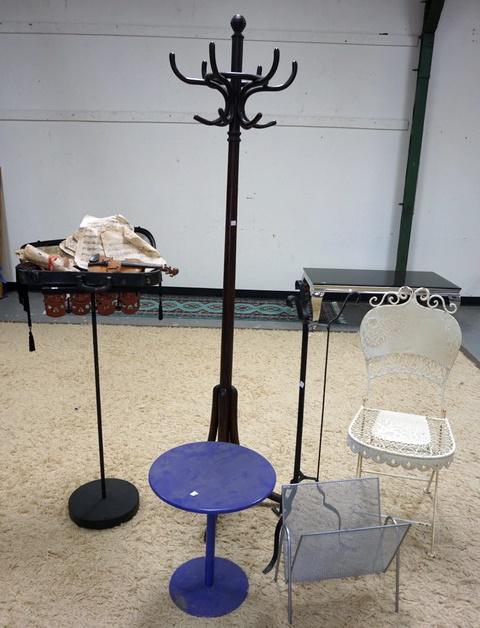 LOT OF ASSORTED HOUSEHOLD ACCESSORIES: LOT OF ASSORTED ACCESSORIES INCLUDING COAT RACK, STANDS, FANCY METAL CHAIR AND VIOLIN DISPLAY