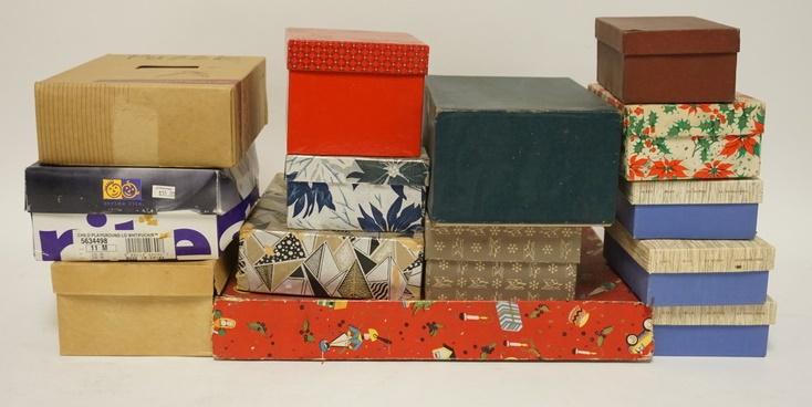 LOT OF 14 WOOD PUZZLES: LOT OF 14 WOOD PUZZLES IN UNRELATED BOXES. NUMBER OF PIECES IS UNKNOWN.