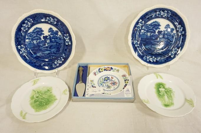 GROUP OF 5 PLATES: GROUP OF FIVE PLATES, TWO SPODE TOWER, TWO GREEN TRANSFER & A WEDGWOOD PLATE W/ SERVER, SERVING PIECE HAS A STERLING SILVER HANDLE