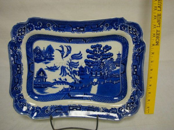BLUE WILLOW PLATTER W/MAKERS MARK; 15 1/2 IN X 11: BLUE WILLOW PLATTER W/MAKERS MARK; 15 1/2 IN X 11 3/4 IN