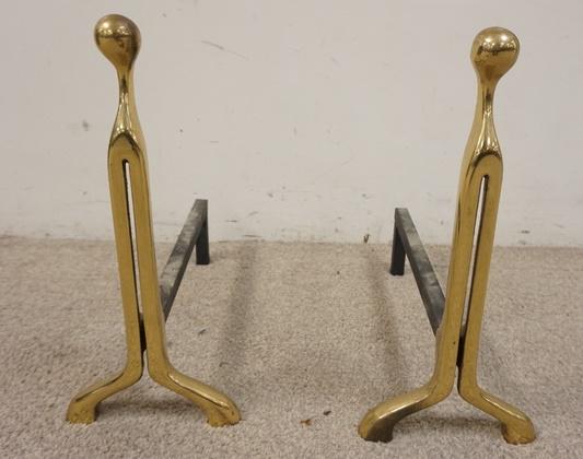 PR OF MODERNIST VIRGINIA METAL CRAFTERS ANDIRONS: PR OF MODERNIST VIRGINIA METAL CRAFTERS ANDIRONS DESIGNED BY BENNINGTON BRONZE, 18 IN HIGH X 8 1/4 IN WIDE X 18 1/2 IN DEEP