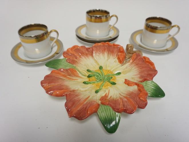 FITZ & FLOYD LOT: FITZ & FLOYD LOT, 3 PLATINE D OR CUPS & SAUCERS (PLUS EXTRA SAUCER), & FLOWER PLATE W/TINY NICK ON ONE POINT
