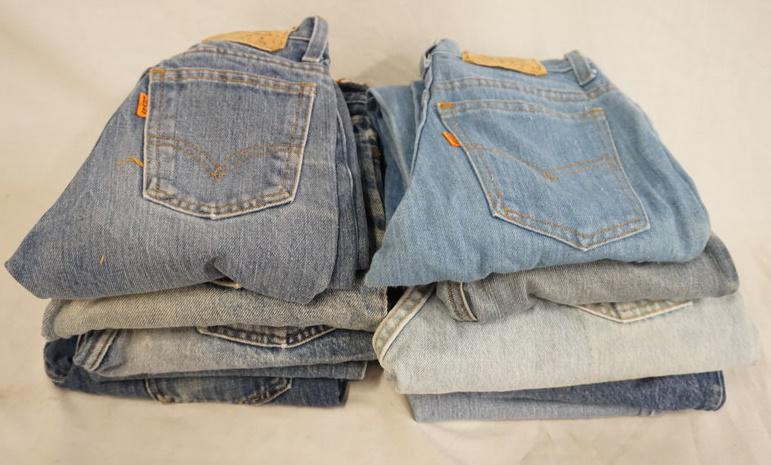 LOT OF 10 VINTAGE LEVI'S JEANS W/ ORANGE TABS: LOT OF TEN PAIRS OF VINTAGE YOUTH SIZED LEVI STRAUSS & COMPANY JEANS W/ ORANGE TABS, VARYING DEGREE OF WEAR