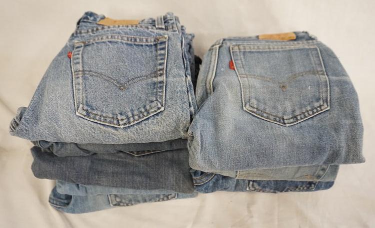 LOT OF 10 VINTAGE LEVI'S JEANS W/ RED TABS: LOT OF TEN PAIRS OF VINTAGE YOUTH SIZED LEVI STRAUSS & COMPANY JEANS W/ RED TABS, VARYING DEGREE OF WEAR