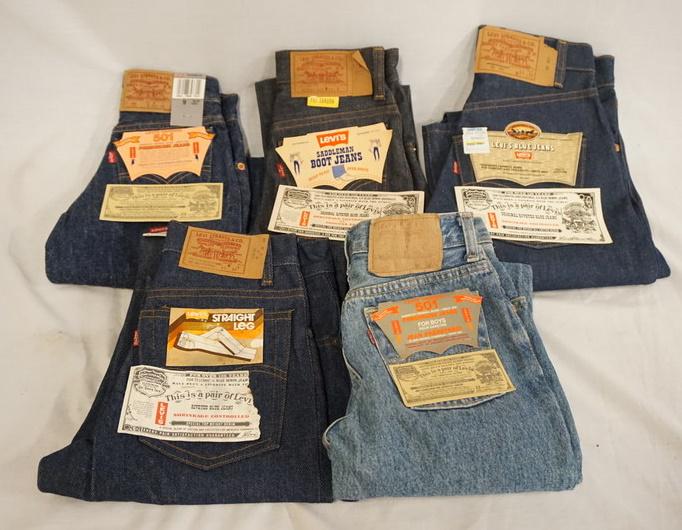 LOT OF 5 PAIRS OF VINTAGE LEVIS JEANS W/ TAGS: LOT OF FIVE PAIRS OF VINTAGE LEVI STRAUSS & COMPANY JEANS W/ TAGS