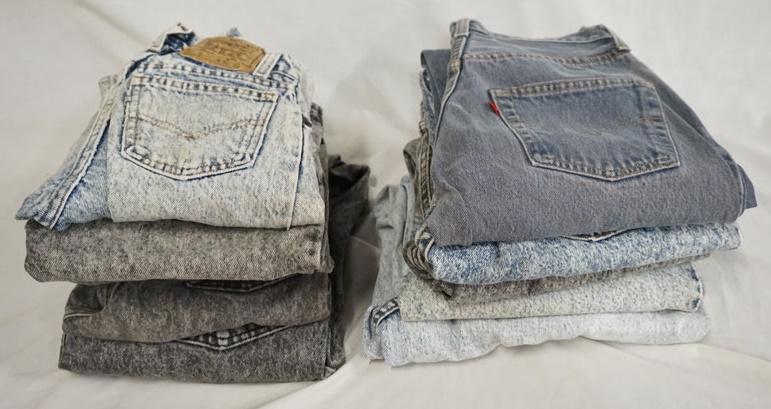 LOT OF 10 PAIRS OF LEVI'S JEANS: LOT OF TEN PAIRS OF LEVI STRAUSS & COMPANY JEANS, VARYING DEGREE OF WEAR