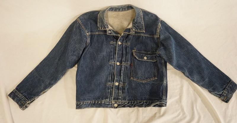 VINTAGE LEVI'S TYPE 1 DENIM JACKET W/ BIG E: VINTAGE LEVI STRAUSS & COMPANY TYPE ONE DENIM JACKET W/ BIG E, APPROXIMATELY 19 3/4 IN SHOULDER TO SHOULDER