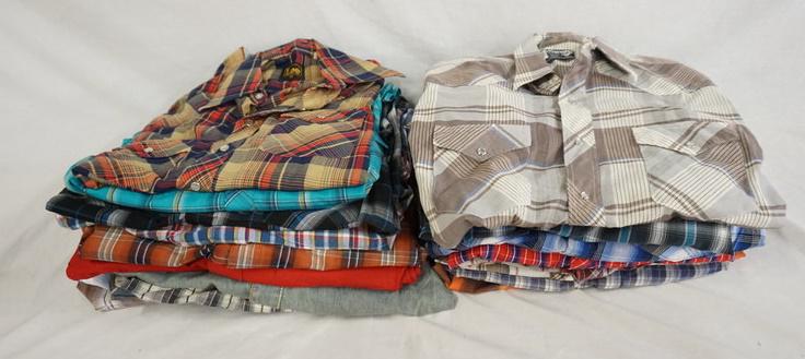 ASSORTMENT OF BUTTON UP SHIRTS FROM VARIOUS: ASSORTMENT OF 20 BUTTON UP SHIRTS FROM VARIOUS MANUFACTERERS INCLUDING WRANGLER, LEE, PLAINS WESTERN WEAR, URBAN PIPELINE, MOSSIMO, GUESS & MORE