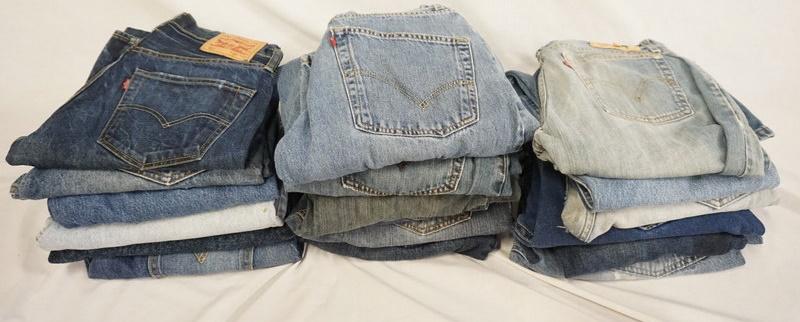 LOT OF 18 PAIRS OF LEVI'S JEANS: LOT OF 18 PAIRS OF LEVI STRAUSS & COMPANY JEANS. ALL HAVE 32 IN WAIST. ONE PAIR IS PAINTED W/ BART & HOMER SIMPSON. VARYING DEGREES OF WEAR