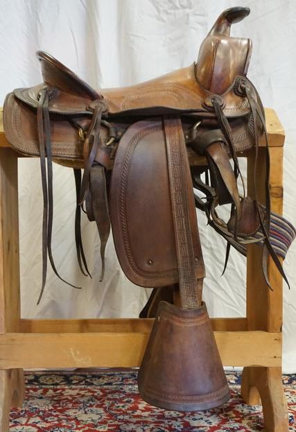 WESTERN SADDLE: WESTERN SADDLE MEASURES FROM HORN TO EDGE OF SEAT APPROXIMATELY 17 1/2 IN