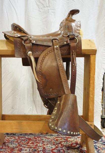 WESTERN SADDLE: WESTERN SADDLE MEASURES FROM HORN TO EDGE OF SEAT APPROXIMATELY 15 1/2 IN