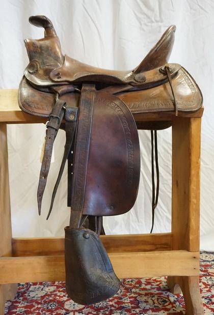 WESTERN SADDLE: WESTERN SADDLE MEASURES FROM HORN TO EDGE OF SEAT APPROXIMATELY 16 IN