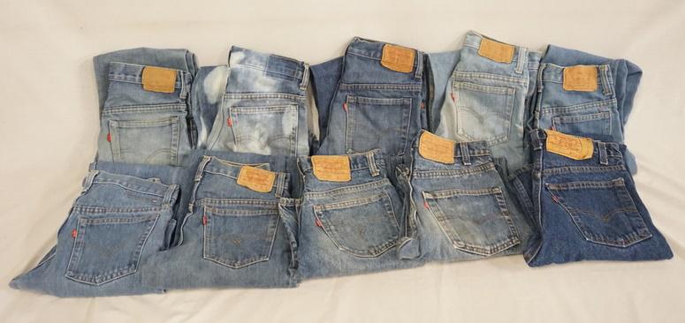 LOT OF 10 PAIRS OF VINTAGE USA MADE LEVI'S JEANS W/ RED: LOT OF TEN PAIRS OF VINTAGE USA MADE LEVI STRAUSS & COMPANY JEANS W/ RED TABS. SIZES ARE; 25 X 32, 25 X 30, 29 X 33, 28 X 31, THREE PAIRS ARE SIZE 28 X 30 & THREE ARE SIZE 28 X 34. VARYING DEGREES OF 