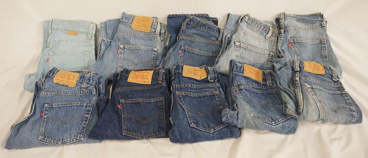 LOT OF 10 PAIRS OF VINTAGE LEVIS JEANS W/ RED TAB: LOT OF TEN PAIRS OF VINTAGE LEVI STRAUSS & COMPANY JEANS W/ RED TABS. SIZES ARE; 29 X 33, 29X 30, 29 X 34, 27 X 30, 27 X 28, 27 X 29, TWO ARE SIZE 27 X 32 & TWO ARE SIZE 28 X 30. VARYING DEGREES OF WE
