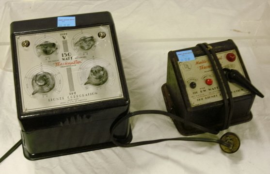 TWO LIONEL TRANSFORMERS TYPE RW & TYPE V: TWO LIONEL TRANSFORMERS TYPE RW & TYPE V