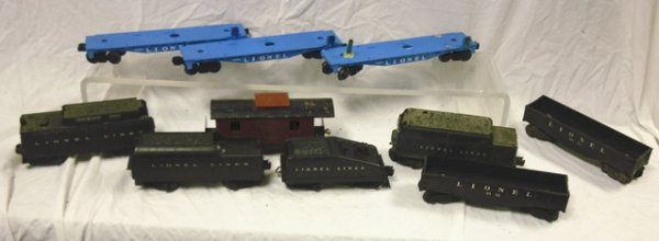 BOX OF ASSORTED LIONEL TRAIN CARS; INCL #822, #603: BOX OF ASSORTED LIONEL TRAIN CARS; INCL #822, #6032, #60112, #3410