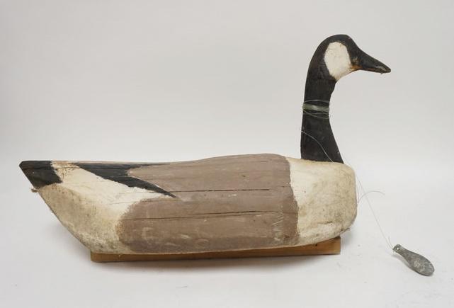 LARGE CARVED WOODEN GOOSE DECOY W/ WEIGHT: LARGE CARVED WOODEN DUCK DECOY W/ WEIGHT 23 IN L