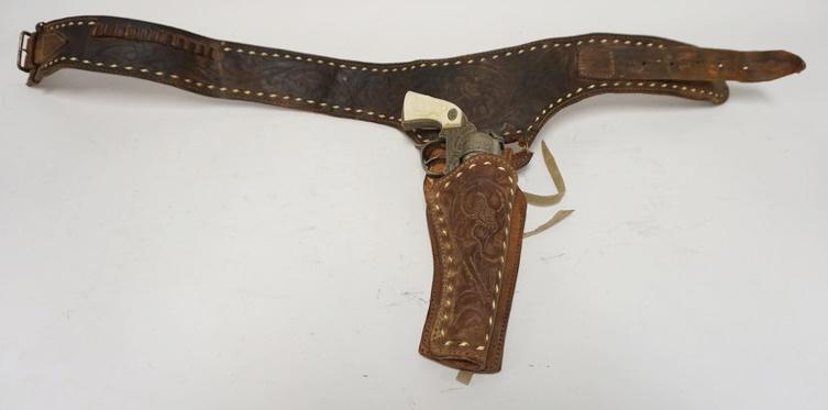 CHILDS WESTERN GENE AUTRY TOY CAP GUN: CHILDS WESTERN GENE AUTRY TOY CAP GUN