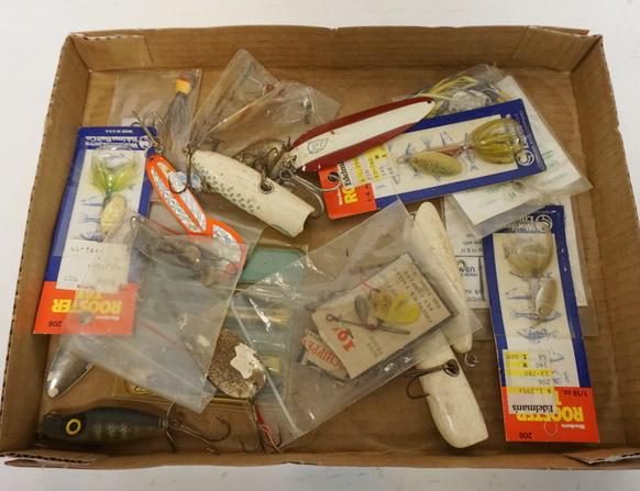 LOT OF FISHING LURES: LOT OF FISHING LURES