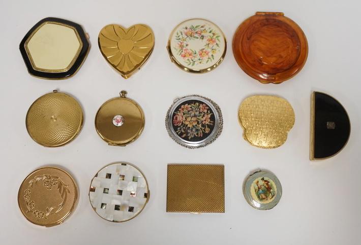 LOT OF 13 VINTAGE COMPACTS: LOT OF 13 VINTAGE COMPACTS. LARGEST IS 4 IN DIAMETER