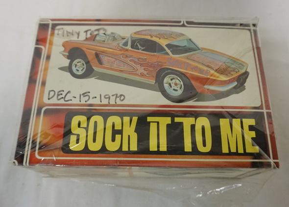 AMT MODEL CAR KIT SOCK IT TO ME: AMT MODEL CAR KIT T-248-225, SOCK IT TO ME, KITS ARE POSSIBLY COMPLETE, NOT GUARANTEED