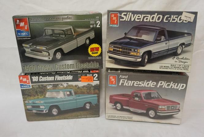 4 AMT/ERTL MODEL TRUCK KITS: LOT OF 4 AMT/ERTL MODEL TRUCK KITS, SEALED