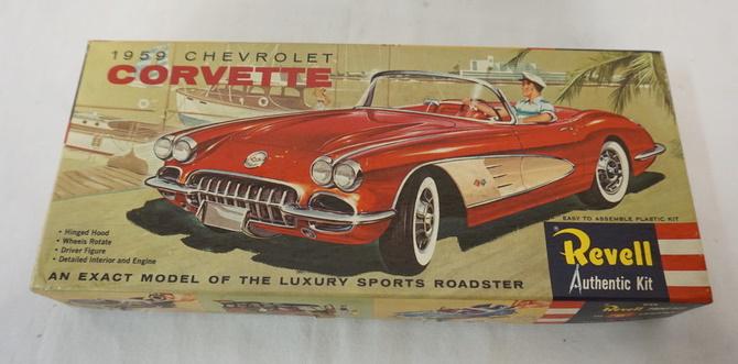 REVELL MODEL CAR KIT: REVELL MODEL CAR KIT, 1959 CHEVORLET CORVETTE, H-1232:129, KITS ARE POSSIBLY COMPLETE, NOT GUARANTEED