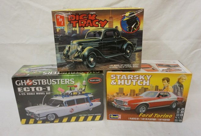 3 MODEL KITS: LOT OF 3 MODEL KITS POLAR LIGHTS GHOST BUSTERS, AMT DICK TRACY AND REVELL STARSKY AND HUTCH. KITS ARE POSSIBLY COMPLETE, NOT GUARANTEED