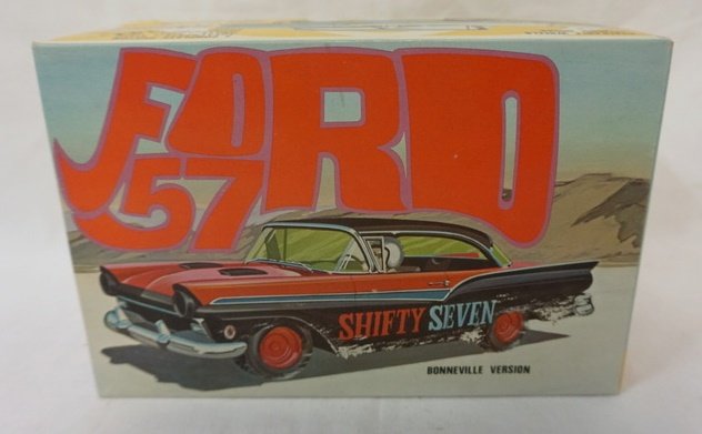 AMT MODEL CAR KIT: AMT MODEL CAR KIT '57 FORD T285-225. KITS ARE POSSIBLY COMPLETE, NOT GUARANTEED