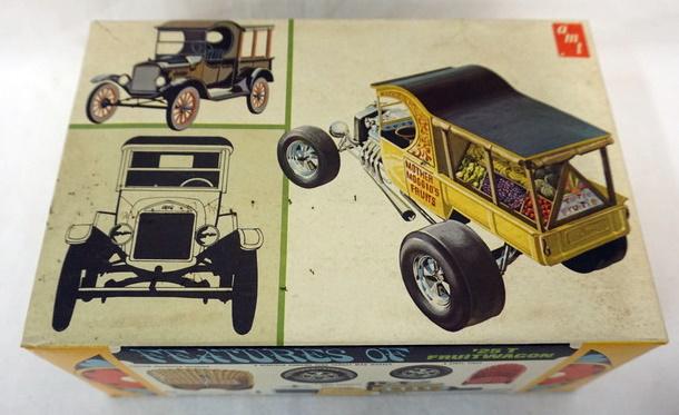 AMT MODEL CAR KIT 25T FRUIT WAGON: AMT MODEL CAR KIT 25T FRUIT WAGON. KITS ARE POSSIBLY COMPLETE, NOT GUARANTEED