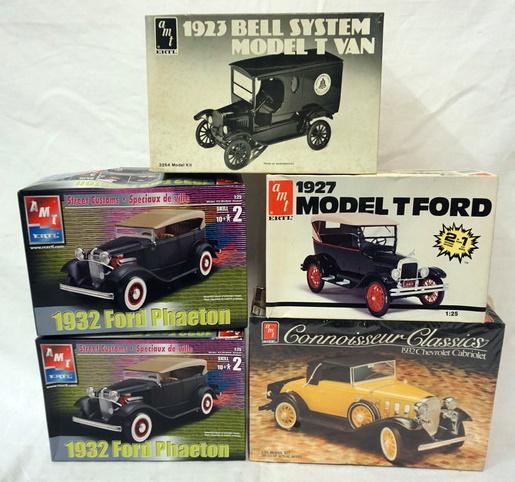 5 AMT ERTL MODEL CLASSIC CAR KITS: LOT OF 5 AMT ERTL MODEL CLASSIC CAR KITS.