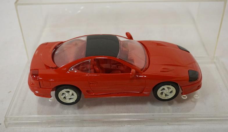 DODGE PACE CAR MODEL KIT BUILT IN CASE: DODGE PACE CAR MODEL KIT BUILT IN DISPLAY CASE