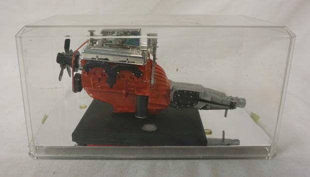 MOTOR MODEL KIT BUILT IN CASE: MOTOR MODEL KIT BUILT IN A DISPLAY CASE