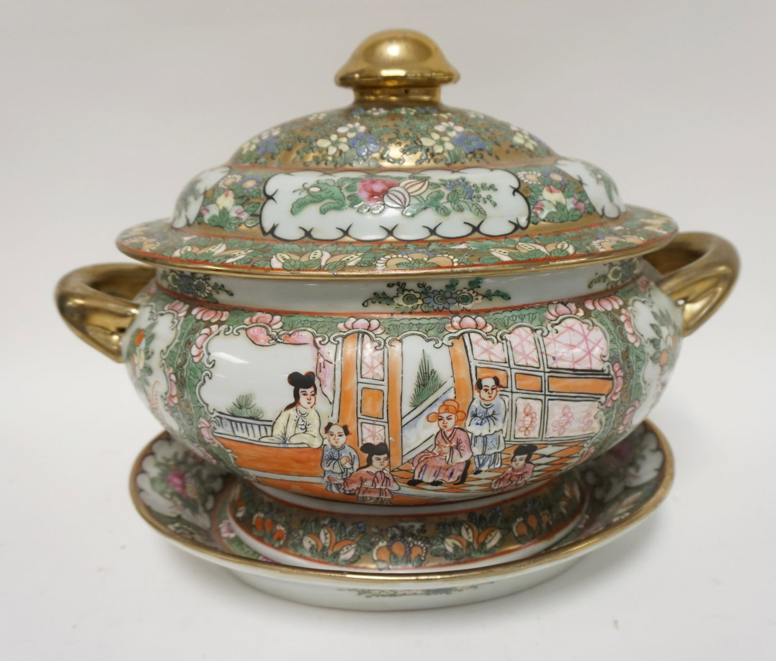 ASIAN COVERED DOUBLED HANDLED TUREEN W/UNDERPLATE: ASIAN COVERED DOUBLED HANDLED TUREEN W/UNDERPLATE, 11 IN HIGH, 14 1/4 IN ACROSS HANDLES