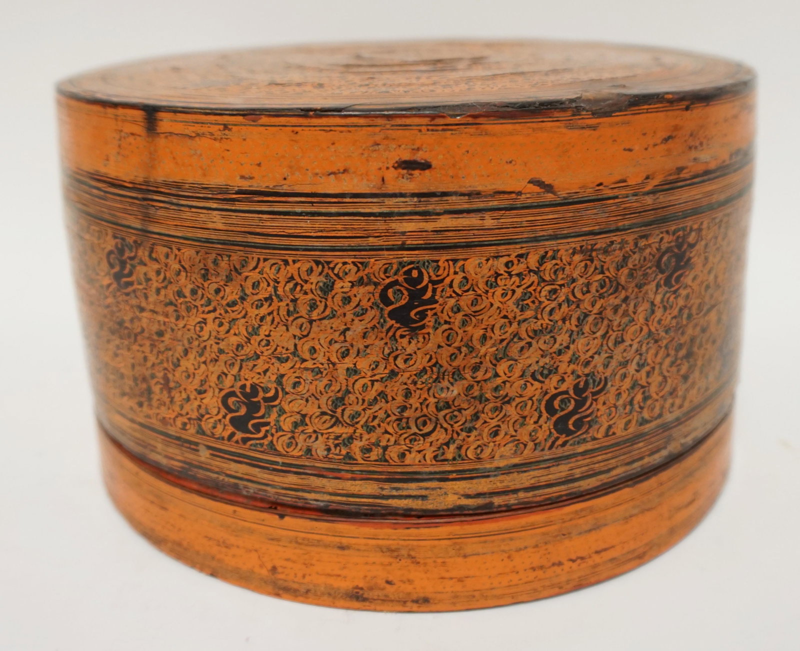 BURMESE LACQUERED BETEL BOX: BURMESE LACQUERED BETEL BOX, 8 1/2 IN X 5 IN