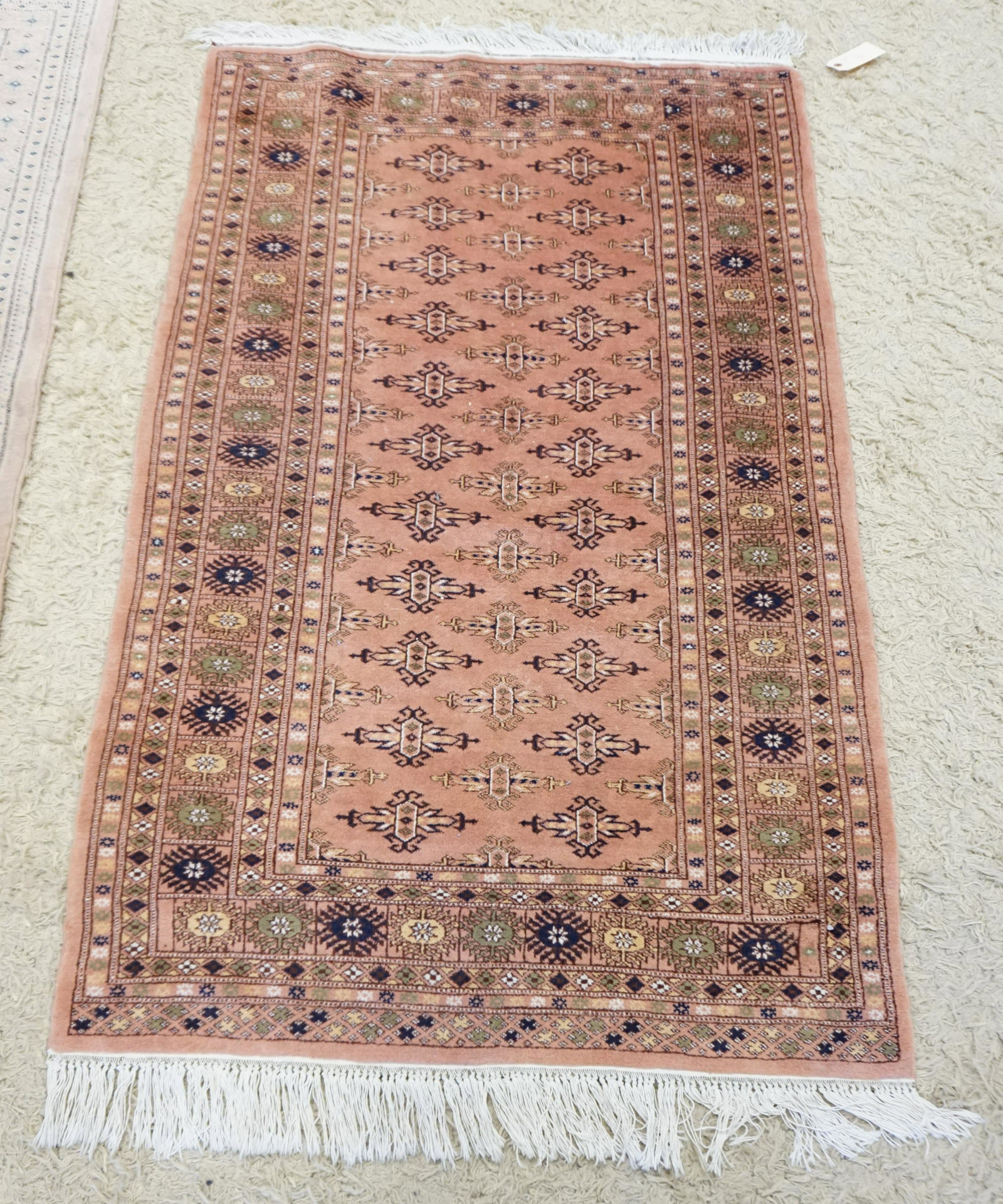 ORIENTAL THROW RUG: ORIENTAL THROW RUG, 29 IN X 61 IN
