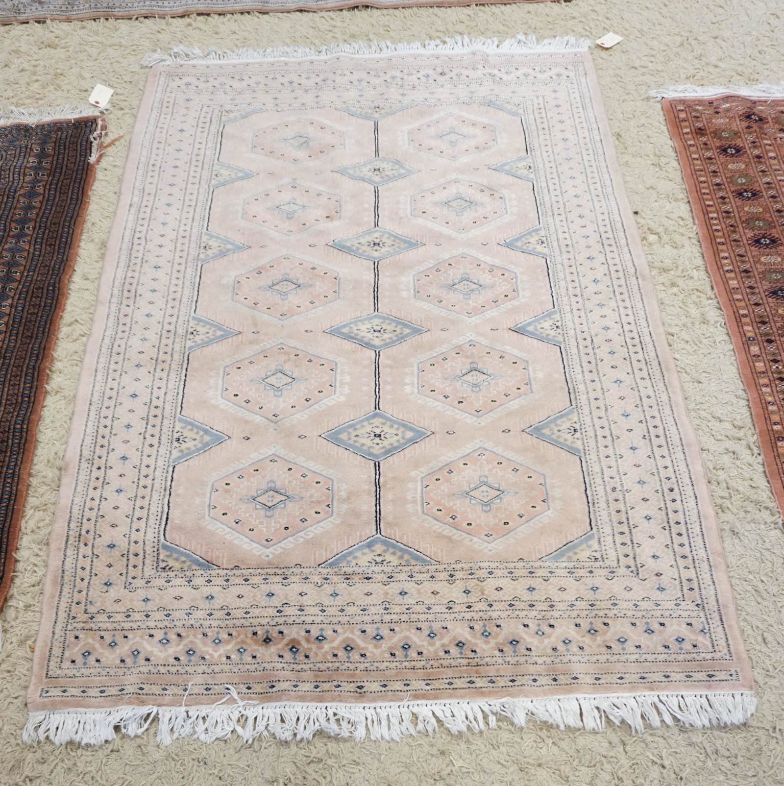 ORIENTAL THROW RUG: ORIENTAL THROW RUG, 51 IN X 78 IN