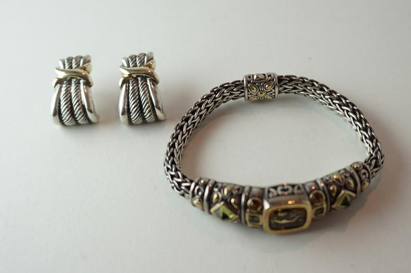 JOHN HARDY STERLING SILVER CABLE CHARM BRACELET AND: JOHN HARDY STERLING SILVER CABLE CHAIN BRACELET WITH DIFFERENT COLORED STONES MARKED 925, APPROXIMATELY 7 1/2 IN LONG AND ROPE STYLE EARRINGS. TOTAL APPROXIMATE WEIGHT INCLUDING STONES IS 1.86